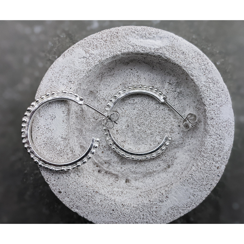 Medium Pebble Hoops, Silver