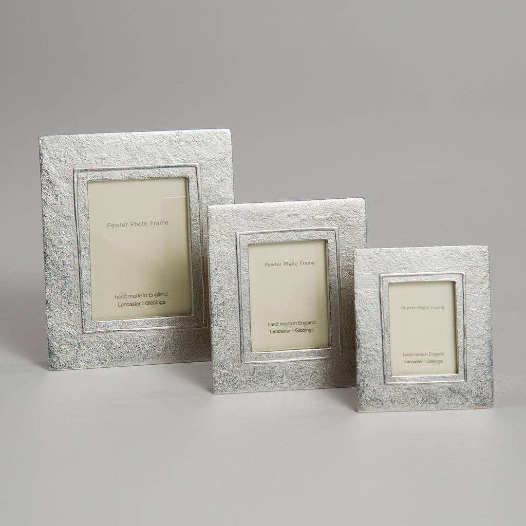 Raised Line Mini Frame | Small – Seed