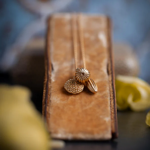 Three Pollen Cluster Necklace, Yellow Gold Plated