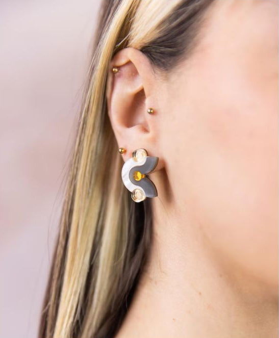 Wiggle Dot Stud Earrings - Pearl and Slate