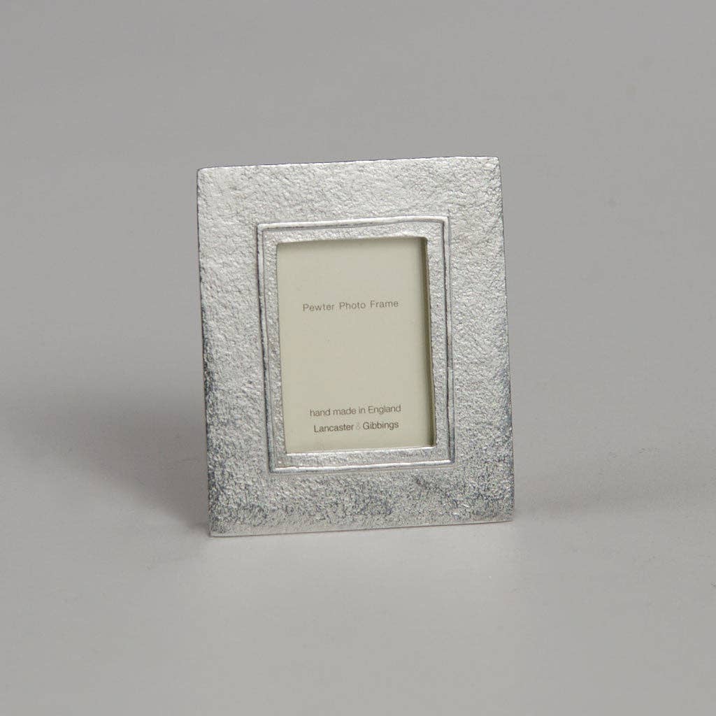 Raised Line Mini Frame | Small – Seed